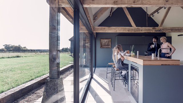 Kitchen with great landscape view - Small