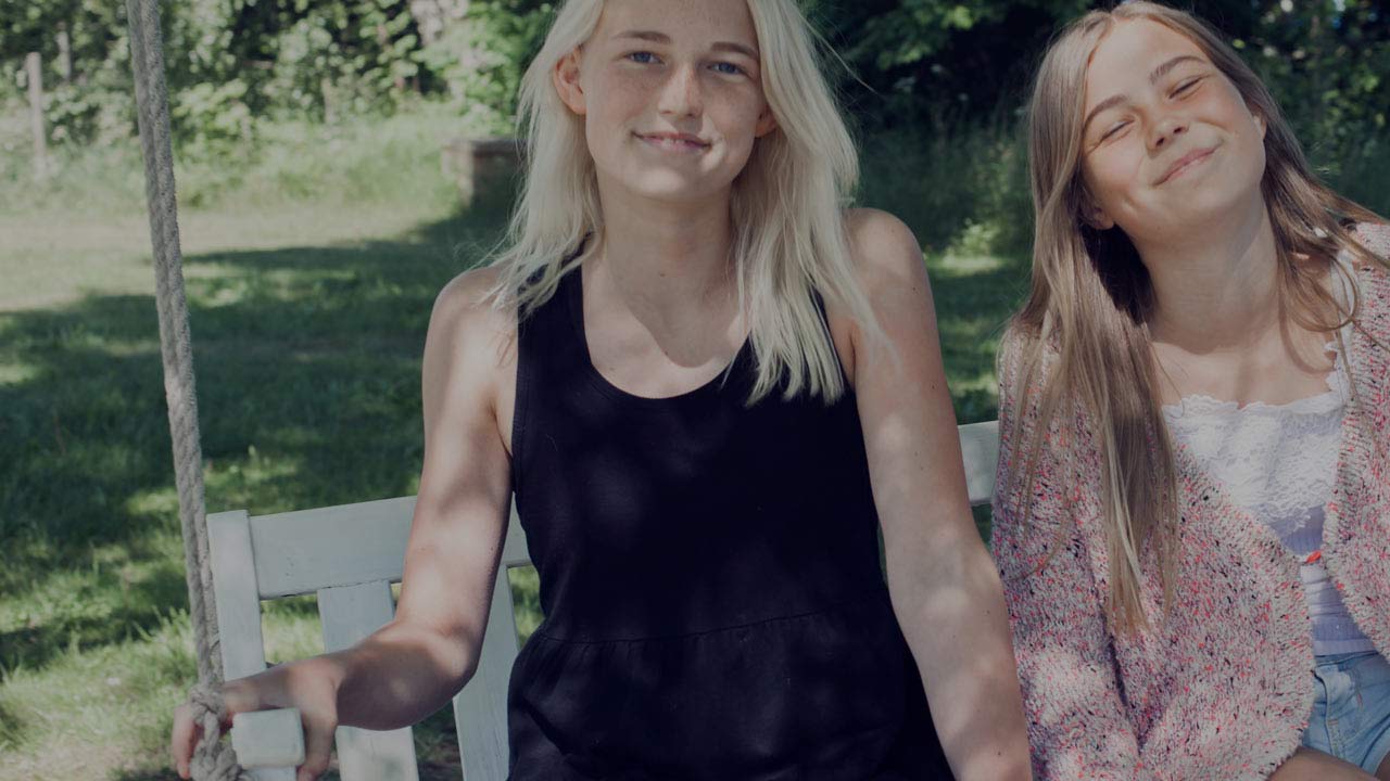 To tenåringsjenter 