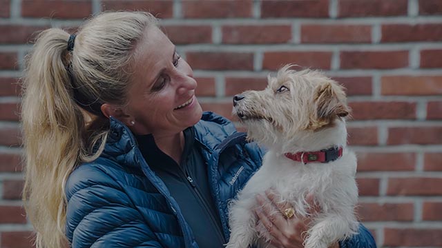 Liven_ser_på_hund_640-360