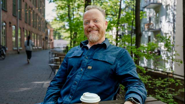 Kolbjørn med kaffe