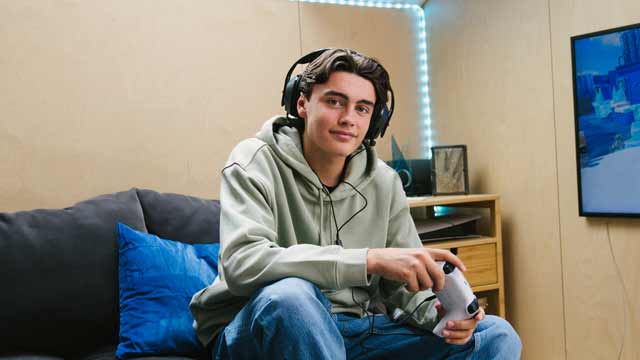 Boy-playing-video-games-small
